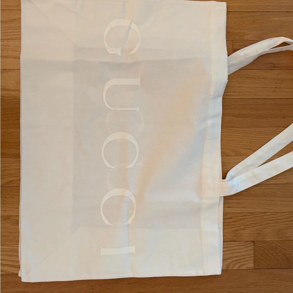 Gucci White on White Tote Bag - Picture 2 of 4